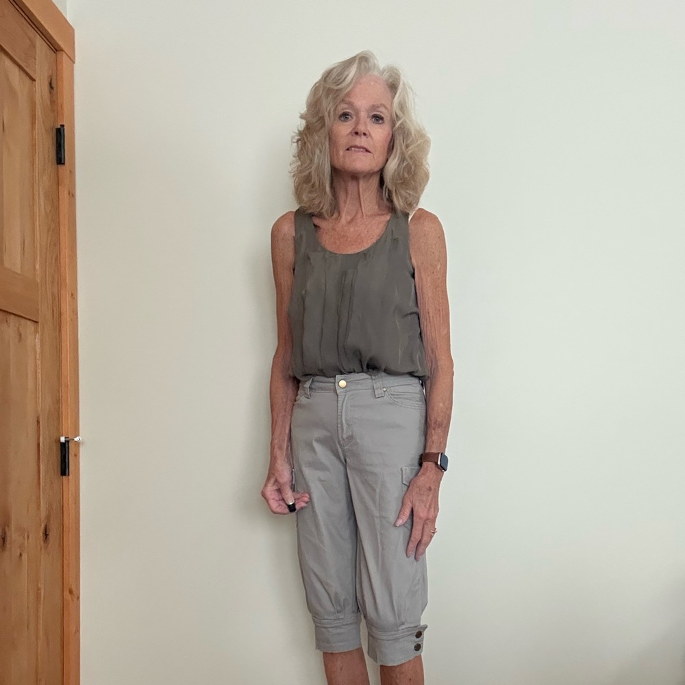Fun Capri Cargo Pants in Gray